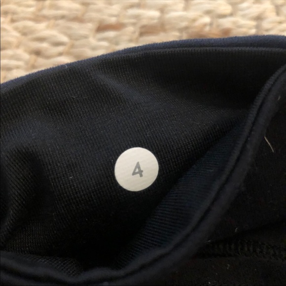 Lululemon reversible yoga pants - Picture 4 of 5